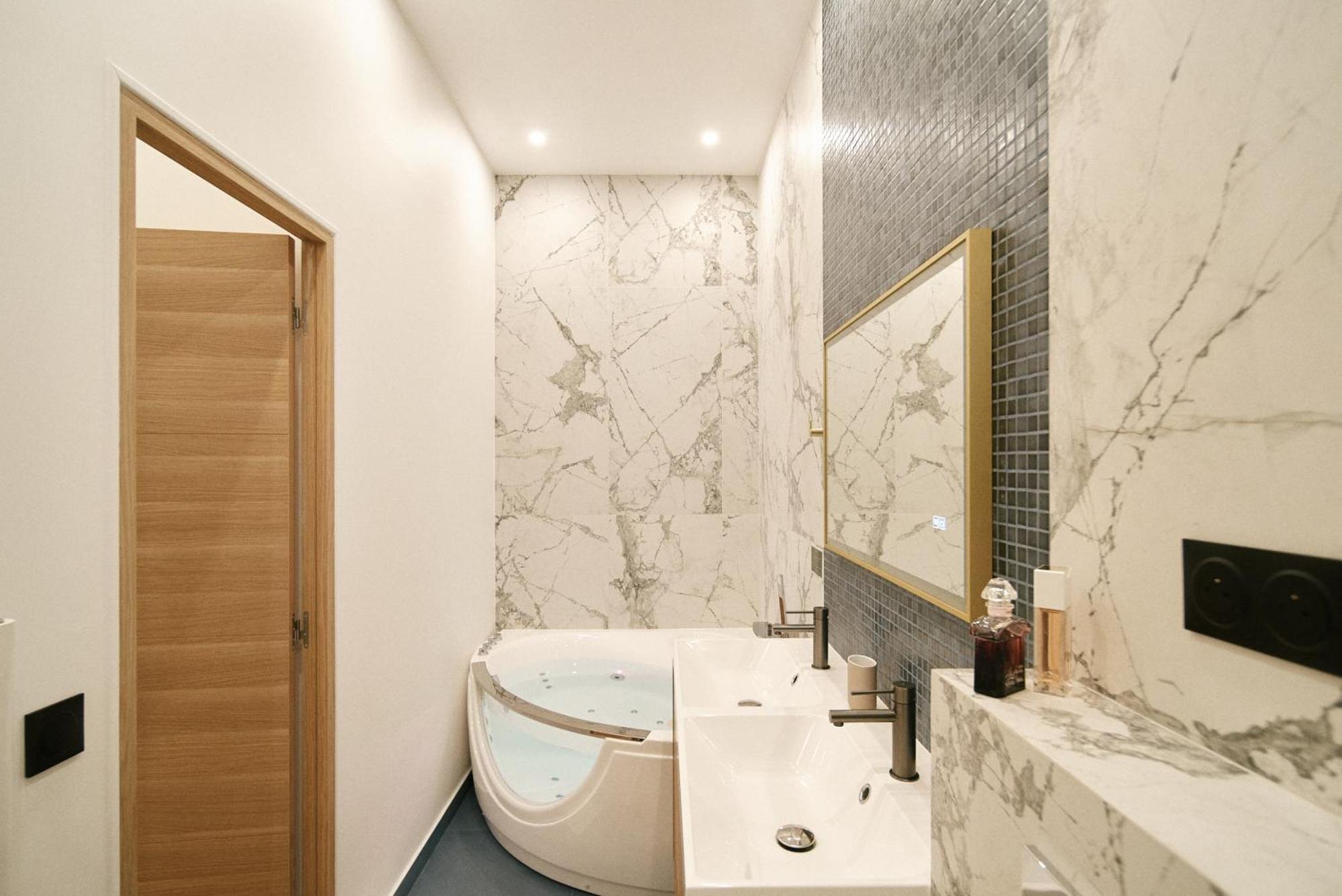 Apartment Lavie Maison Marais Ac Hot Tub Paris
