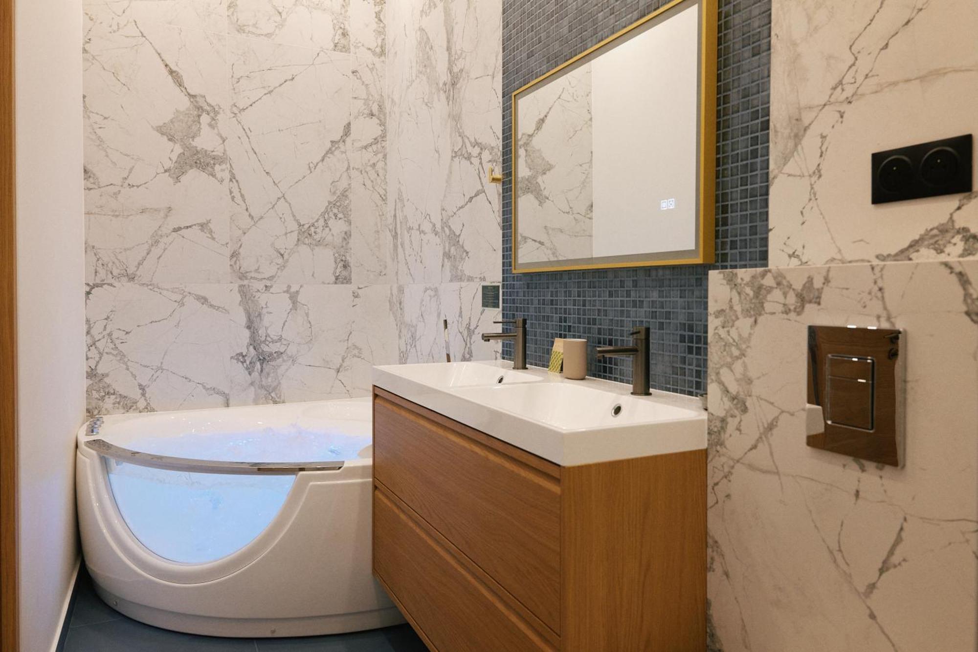 Apartment Lavie Maison Marais Ac Hot Tub Paris